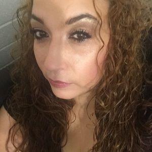 Meet your Posher, Adriana